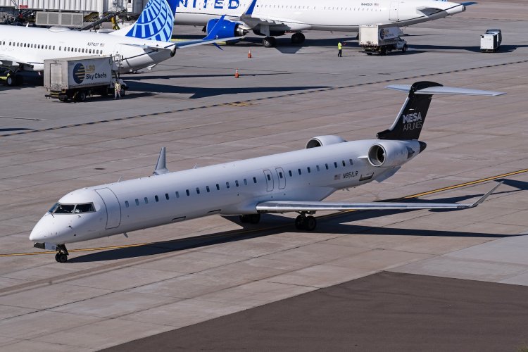 Mesa Sells Six CRJ-900s, Transitions Some E175s to SkyWest